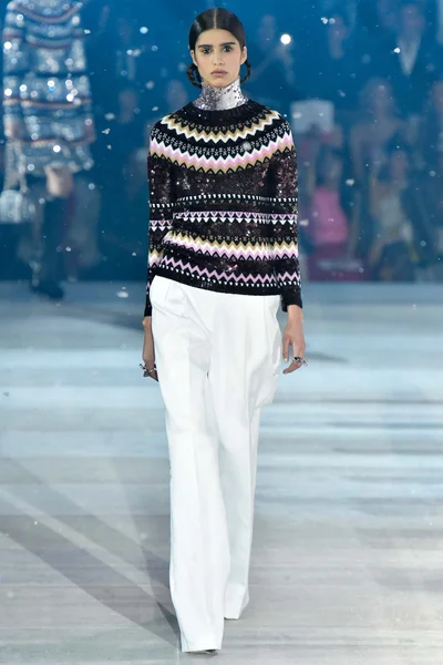 Look 49